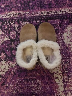 UGG Chestnut Suede RARE Slippers with Cream Shearling Collar